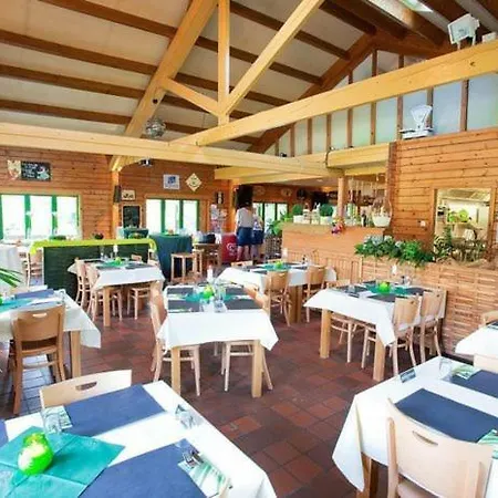 Kemp Luxe Stacaravan Op Petite Suisse Dochamps